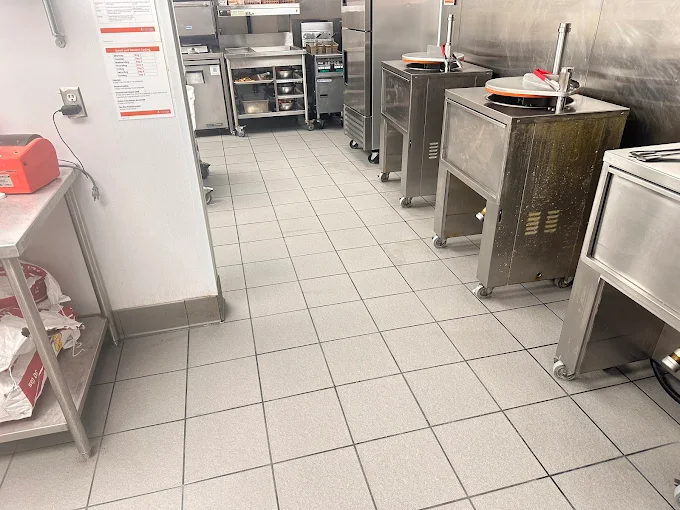 COMMERCIAL
CLEANING
SOLUTIONS